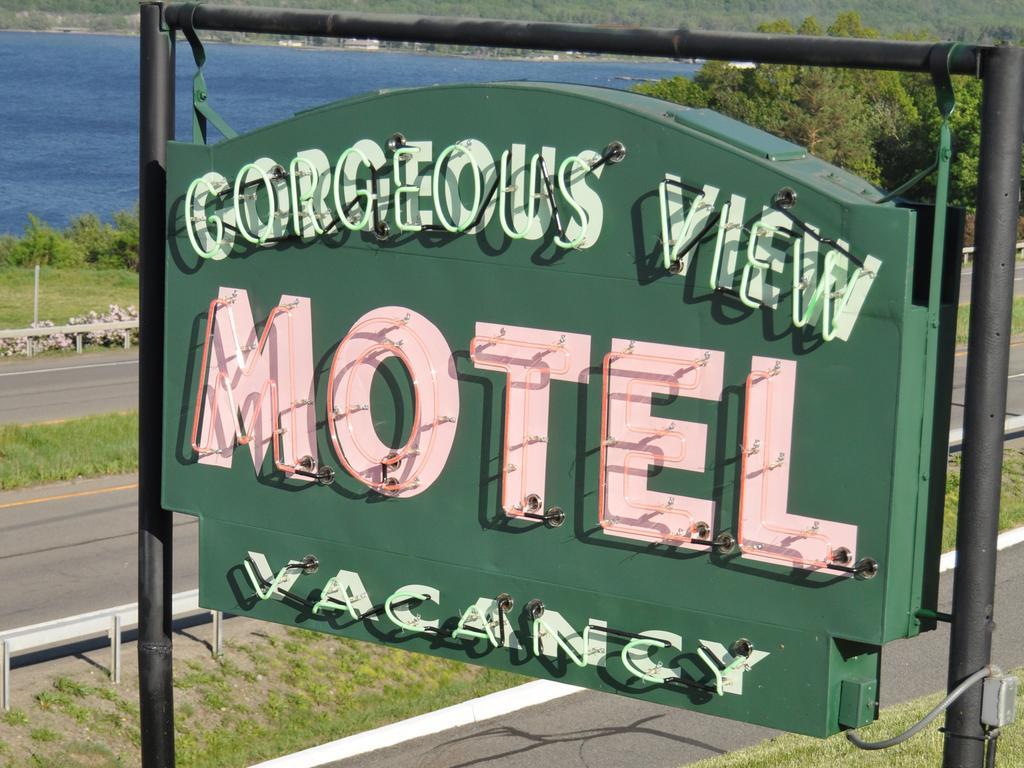 Gorgeous View Motel วัตกินส์เกลน ภายนอก รูปภาพ